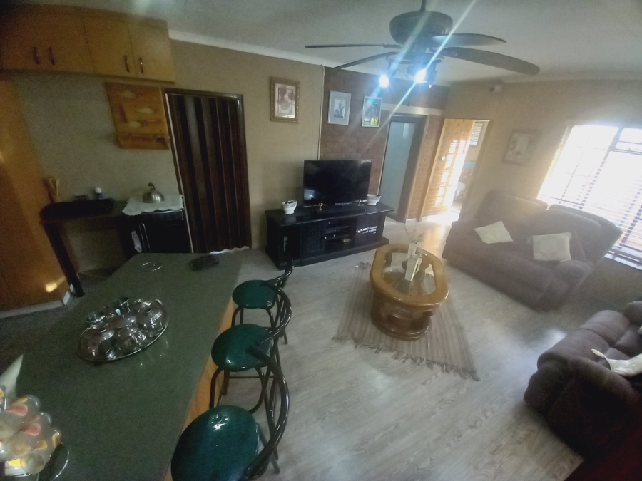 5 Bedroom Property for Sale in Vaalpark Free State